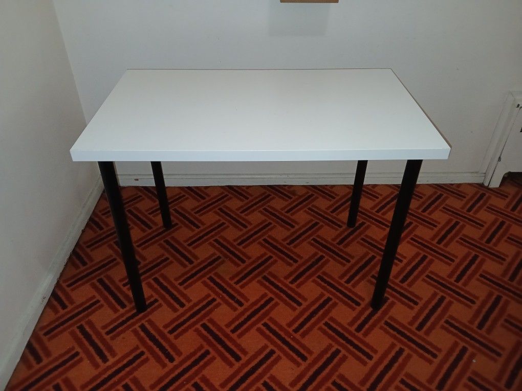 Linnmon Table and Unknown Brand Chair . Free