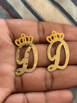 Crown D earrings