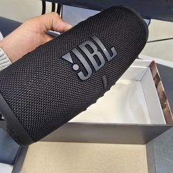 JBL Charge 5 Wi-Fi SE