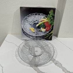 (Brand New) Home Beautiful Crystal Rose Pearls Chip & Dip Server 