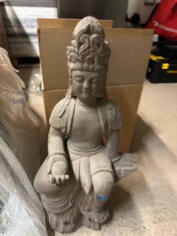 Seated Guan Yin Statue