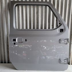 2018-2024 Jeep Wrangler Gladiator Front Door Shell Passenger Right Side OEM 