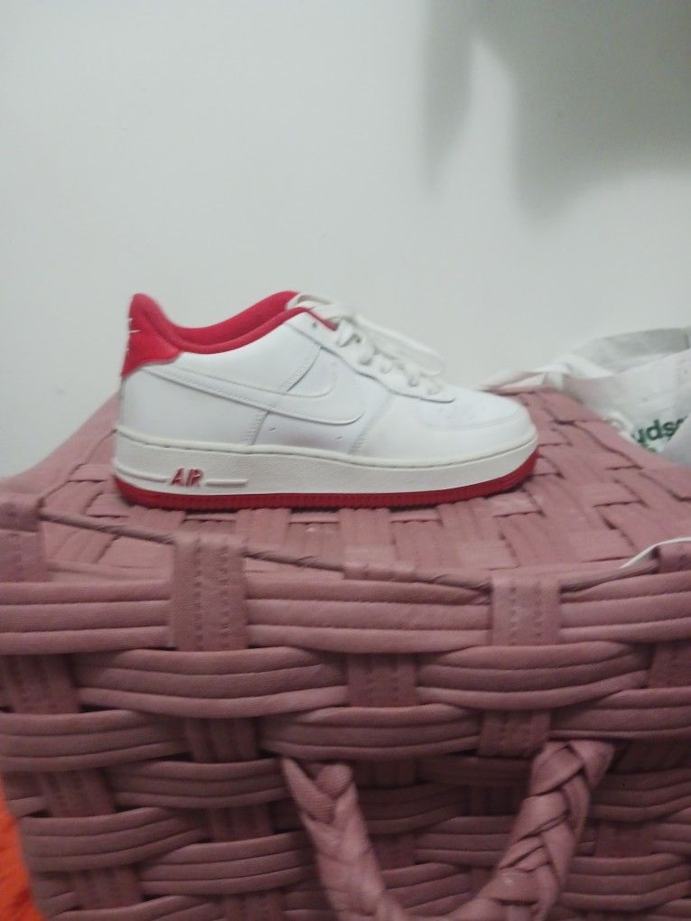 Air Force 1 University Red