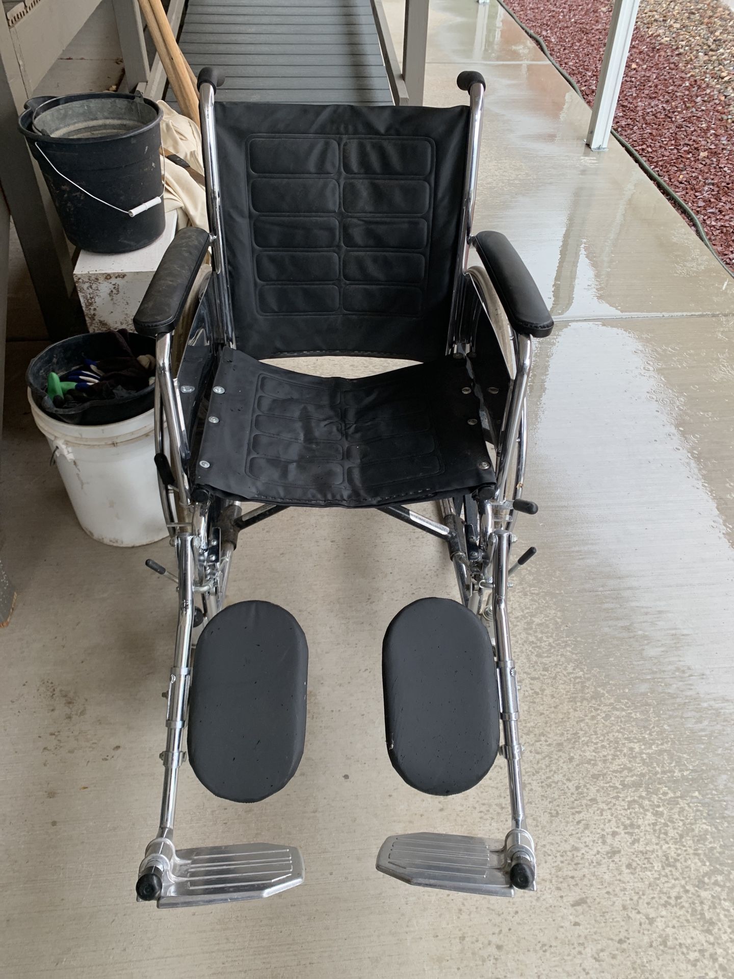 Wheelchair in good condition. This is a heavy duty one.