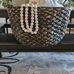 Basket & Decor