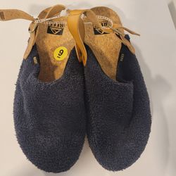 Size 9 Reef sage suede black mules