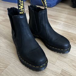 Dr. Martens Boots Size 9 (US men)