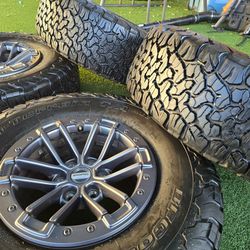 4 FORD RAPTOR WHEELS AND TIRES $1950