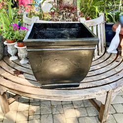 Square Fiberglass Resin Pot/Planter: 18.25”W x 18.25”D x 17.5”H