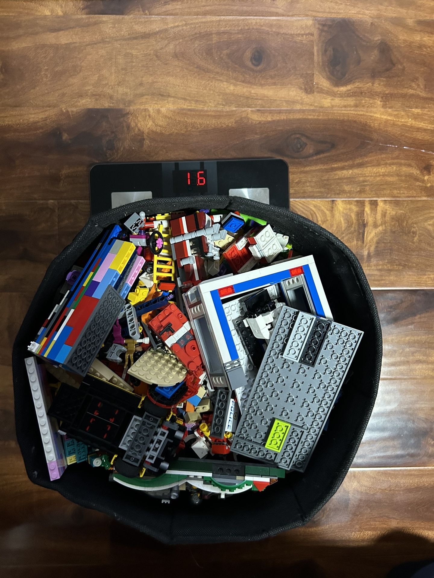 31.5 Pounds Of Lego