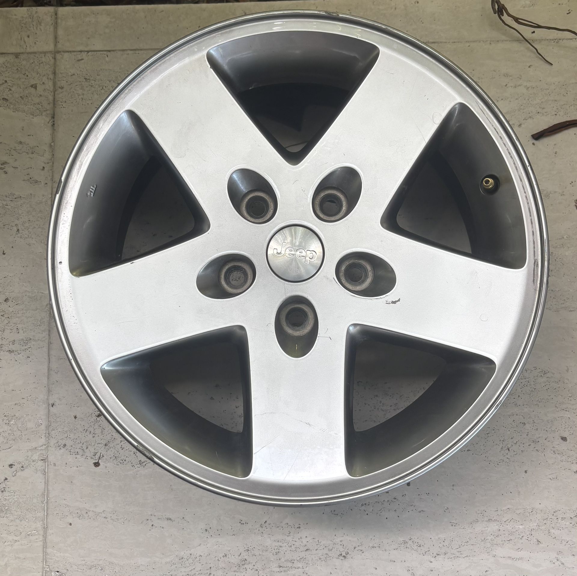 Jeep wrangler JK OEM 17” Wheel