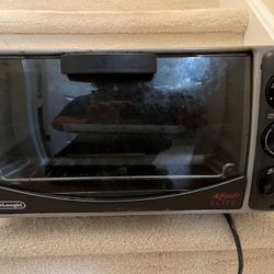 DeLonghi Toaster Oven