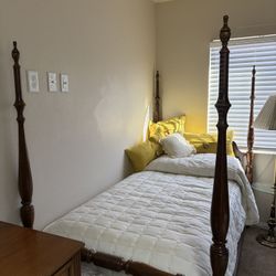  dark wood twin-size four-post bed frame With Box Spring 