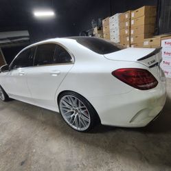 20 INCH NEW WHEELS STAGGERED FOR MERCEDES BENZ C300 E300 C43 E53 WITG NEW TIRES !!