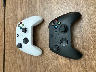 Xbox Wireless Controllers – White and Black