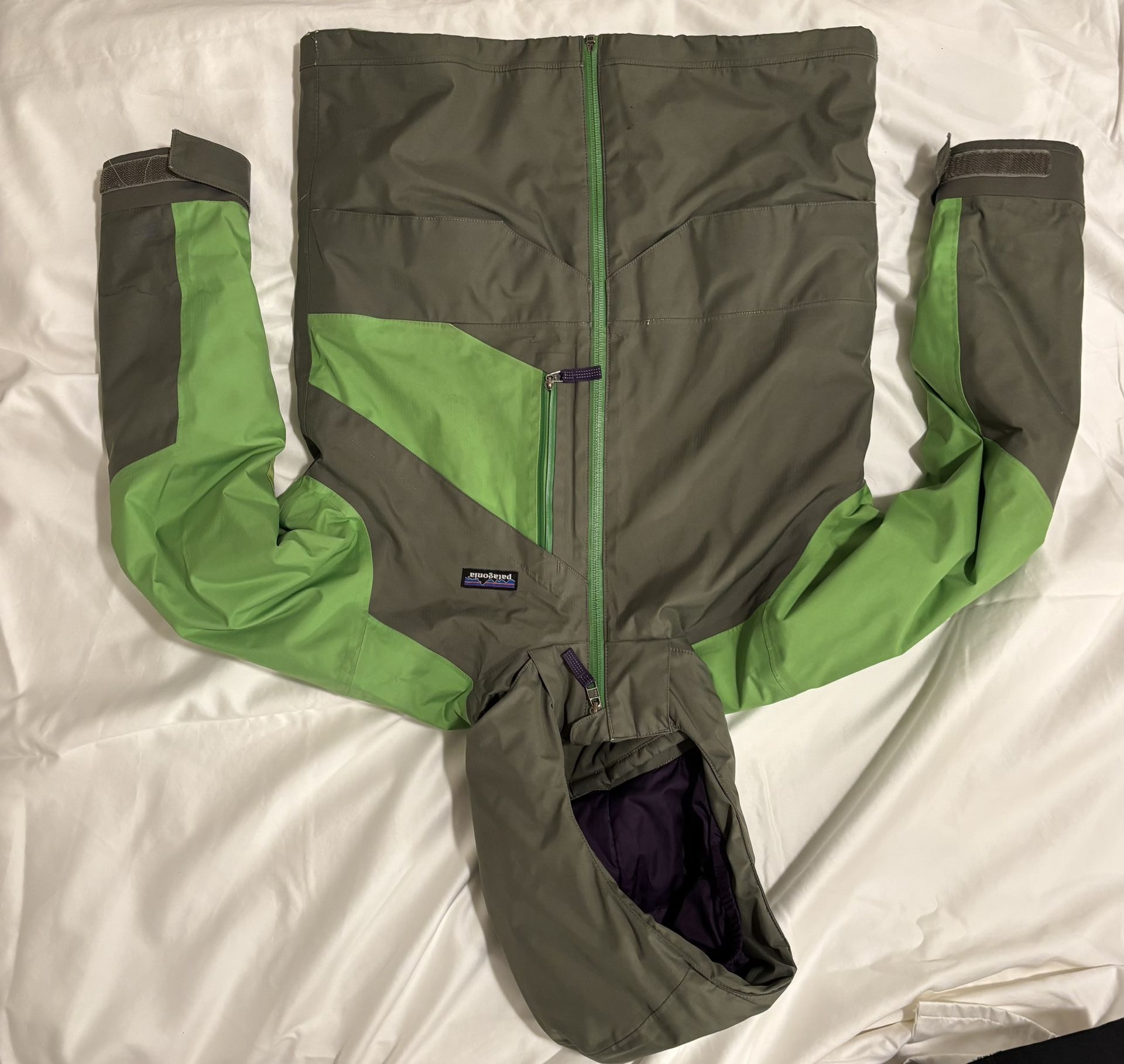 Patagonia Snow pile Coat Size 7-8 Year Old