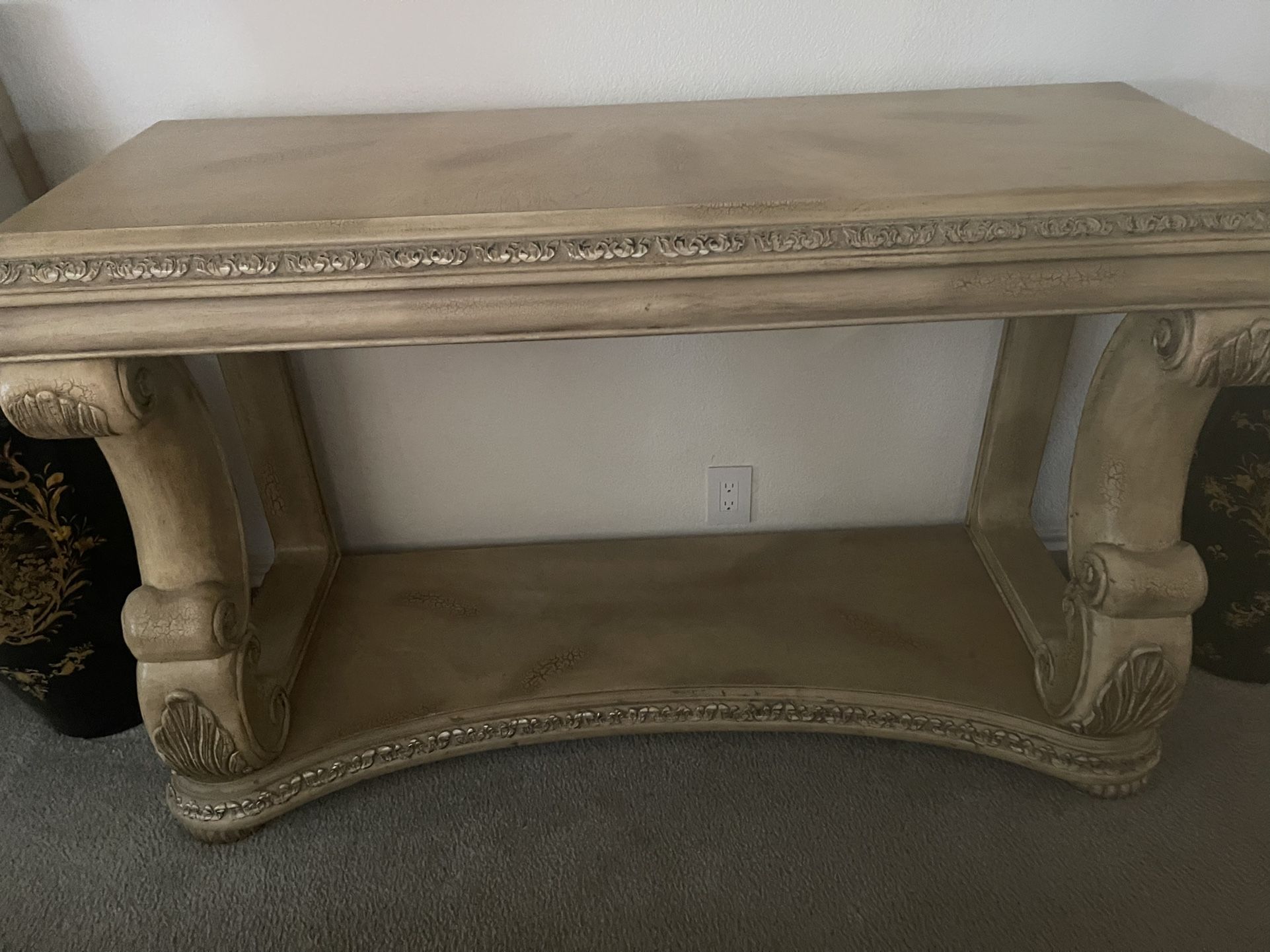 Havertys Table Stand