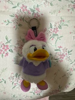 Popmart daisy keychain