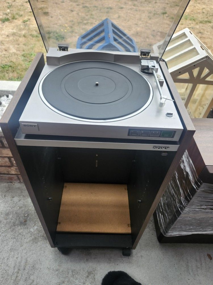 Sony record Player & Speakers