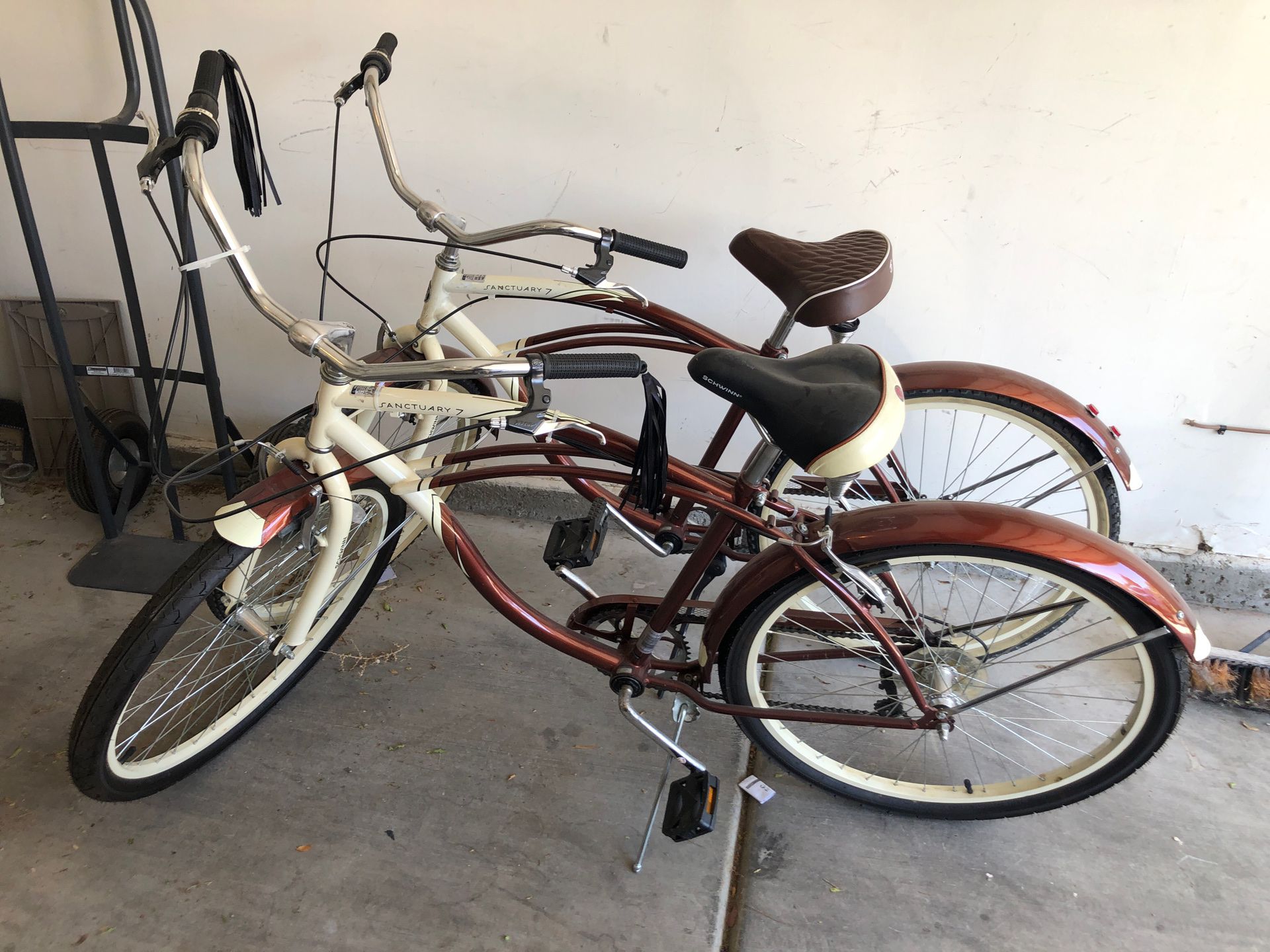 Schwinn Twins!! Set of 2 bikes. 26” wheels