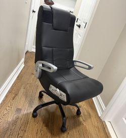 X Rocker SE Pro Video Gaming Lounging chair 2 speakers (bottom interchangeable)