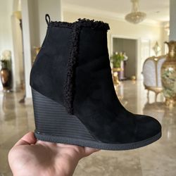 Sleek Black Heel Boots