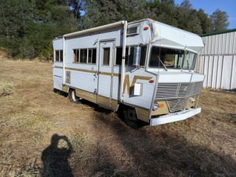 Vintage Winnebago Brave parts