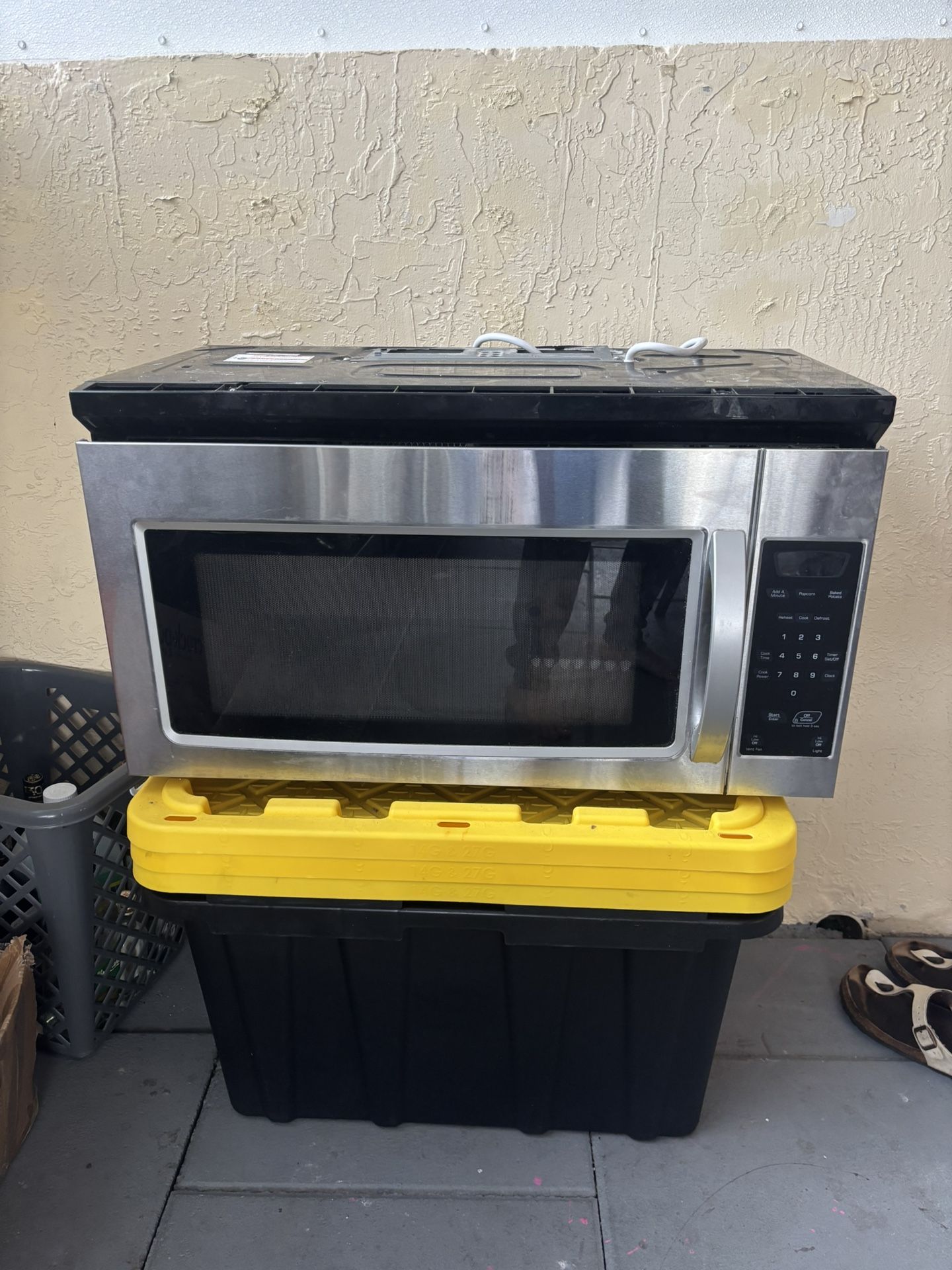 Fridge And Microwave