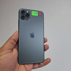 Iphone 11 Pro max  64gb Unlocked For All Carriers 