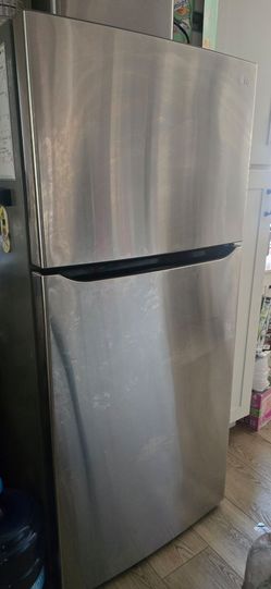 LG Refrigerator 30 in. W 20 cu. ft. Top Freezer Refrigerator