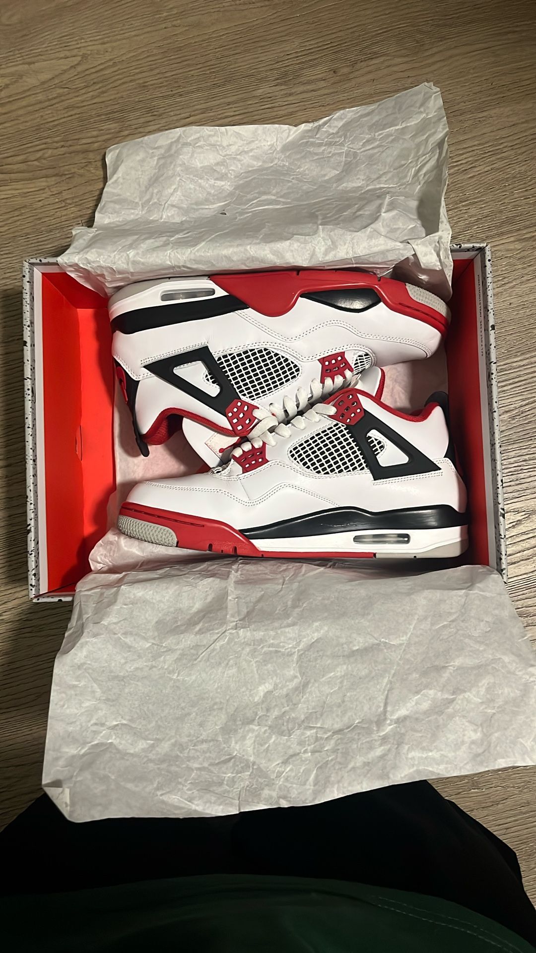 Jordan 4 Fire Red