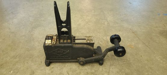 Vintage B & K Floral Stemming Pick Machine as is