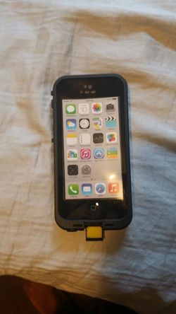 IPhone 5 or 5s life proof case