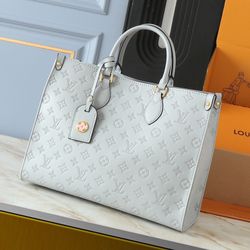 Louis Vuitton white bag, size：35.0 x 27.0 x 14.0cm