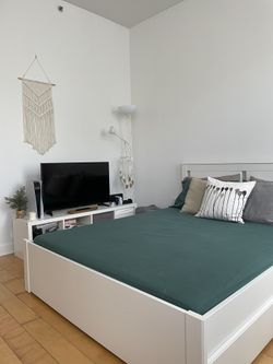 Mattress (Queen size)