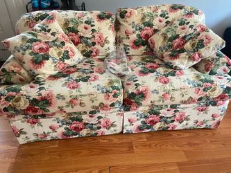 Floral Upholstered Loveseat with Throw Pillows