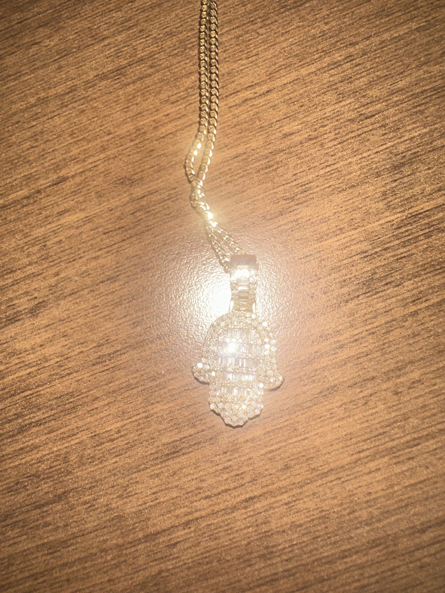 A Beautiful Natural Diamond Palm Pendant In 14k Gold With Gold Chain