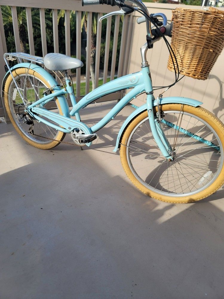 Nirve classic 7 speed beach cruiser