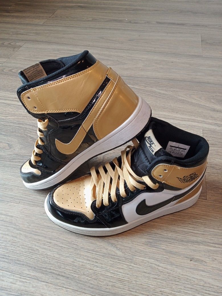 NIKE AIR JORDAN 1 RETRO HIGH GOLD TOP 3