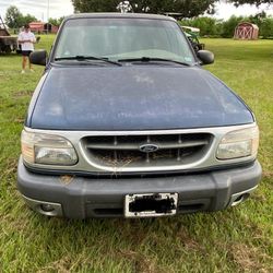 2000 Ford Explorer
