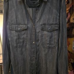 Ladies XS Rails... Shirt With Snap Closure