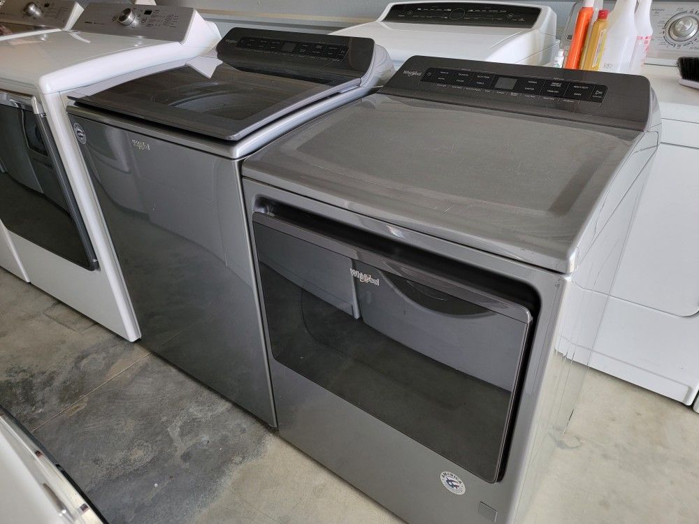 High End, Dark Grey, Matching Set!!! Huge Capacity, 4.8 Cubic Ft. Whirlpool Washer with 36 Cycles and Matching Gas Dryer!!! Must See To Appreciate!!!