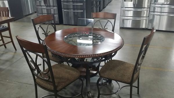 Glambrey Round Dining Table & 4 Chairs for Sale in San Diego, CA - OfferUp