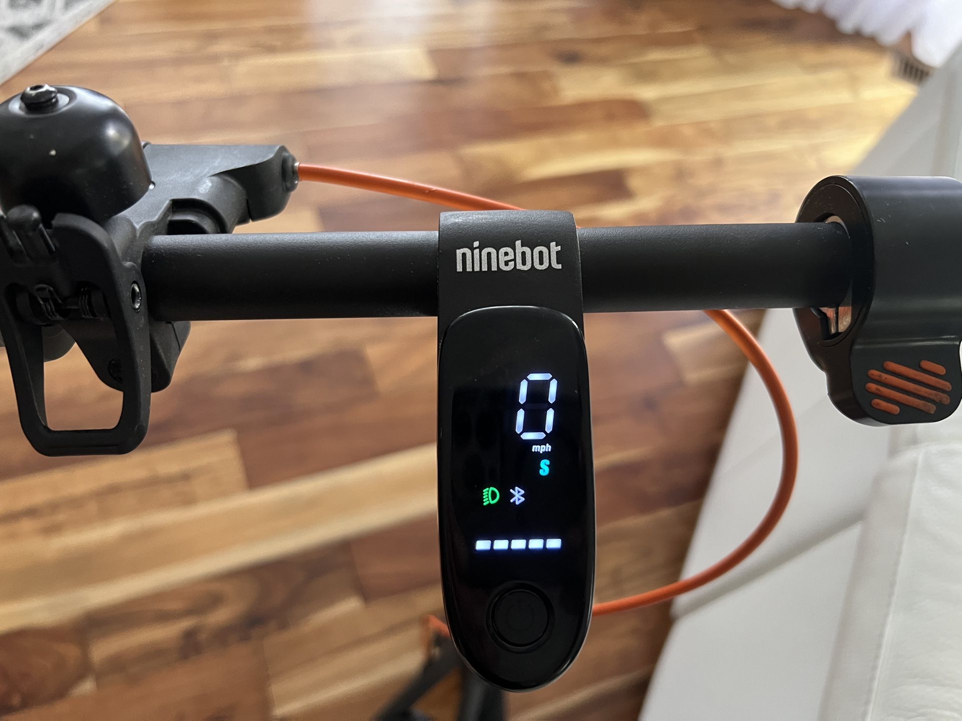 Very Good Condition Segway Ninebot F-35 Scooter 25 Miles Range