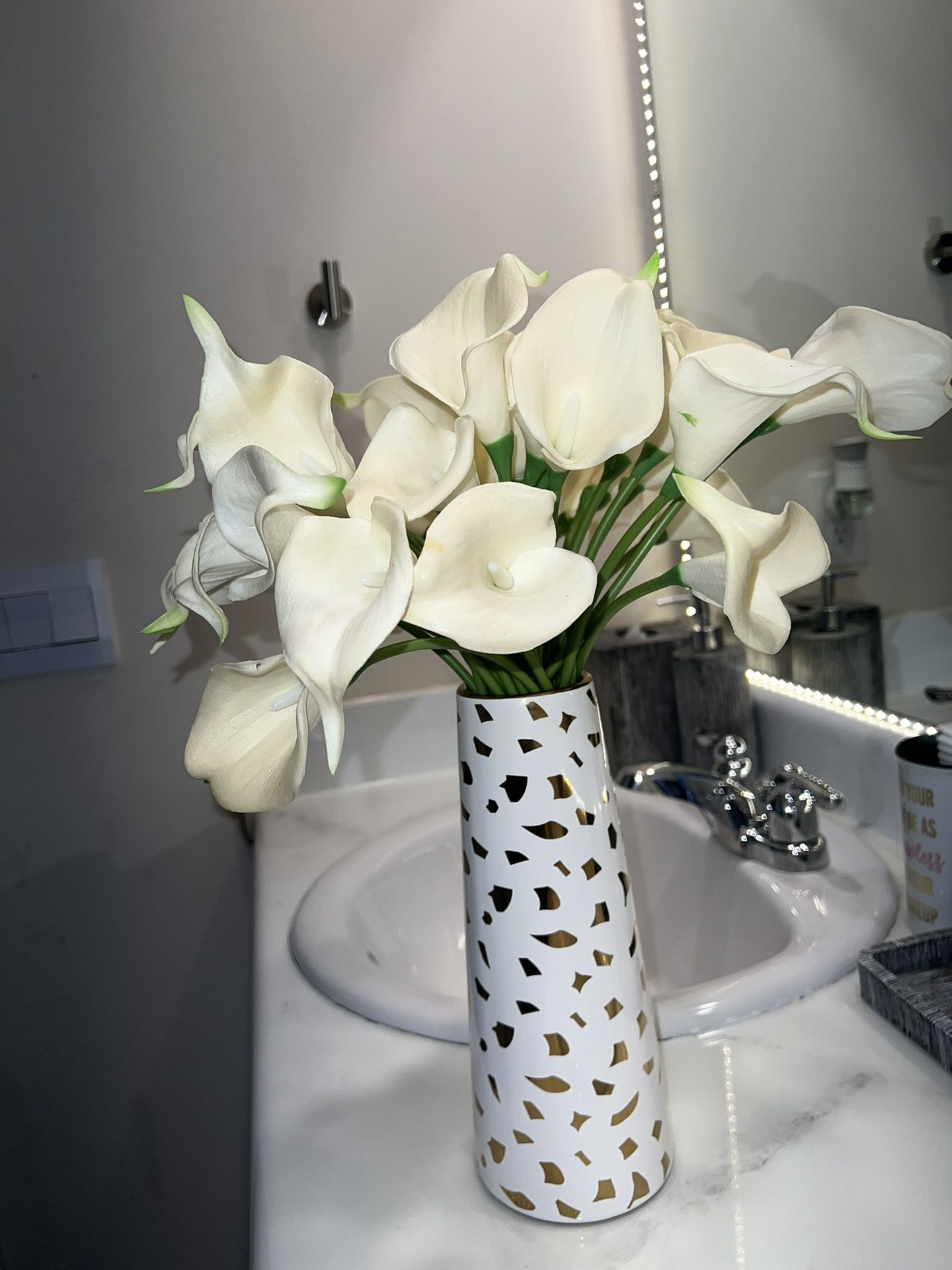 Flower Vase/ Wall Decor