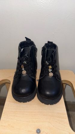 Girl toddler size 8