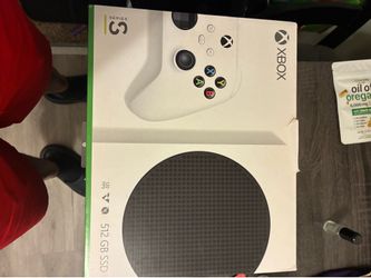 Xbox Series S 512GB Bundle - $275