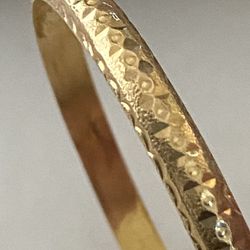 18K Gold Bangle Bracelet 