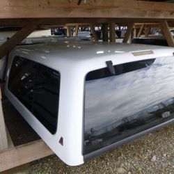 Leer Camper 2004-2006 Chevy/ Gmc 4 Door