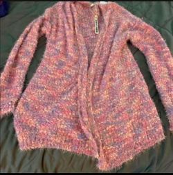 Womens sweater size lrg new with tags